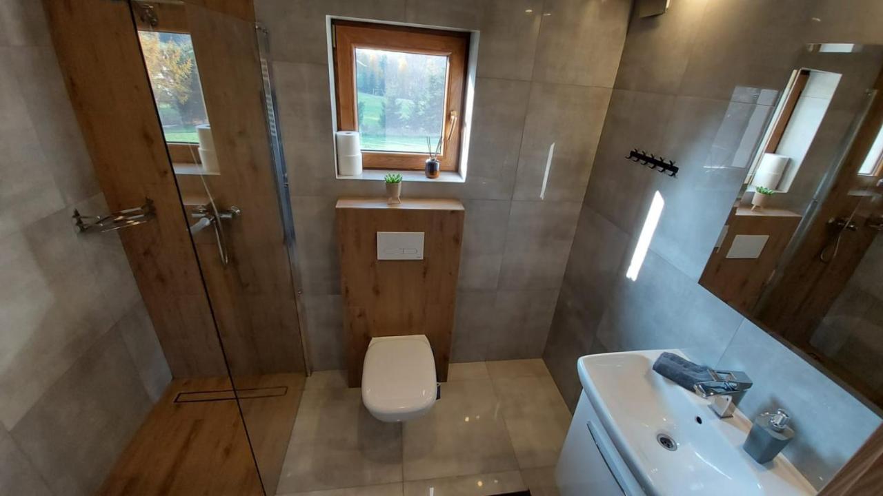 Domek Z Kominkiem Nad Jeziorem Z Jacuzzi Ogrodowym Sumowo  Extérieur photo