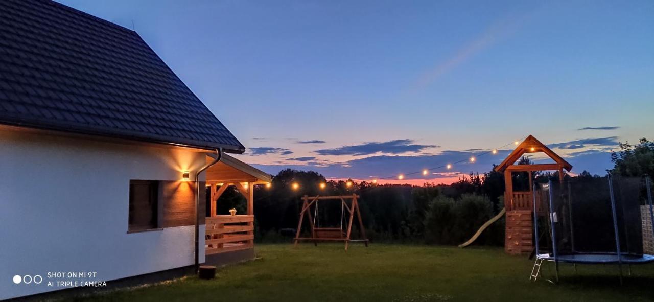 Domek Z Kominkiem Nad Jeziorem Z Jacuzzi Ogrodowym Sumowo  Extérieur photo