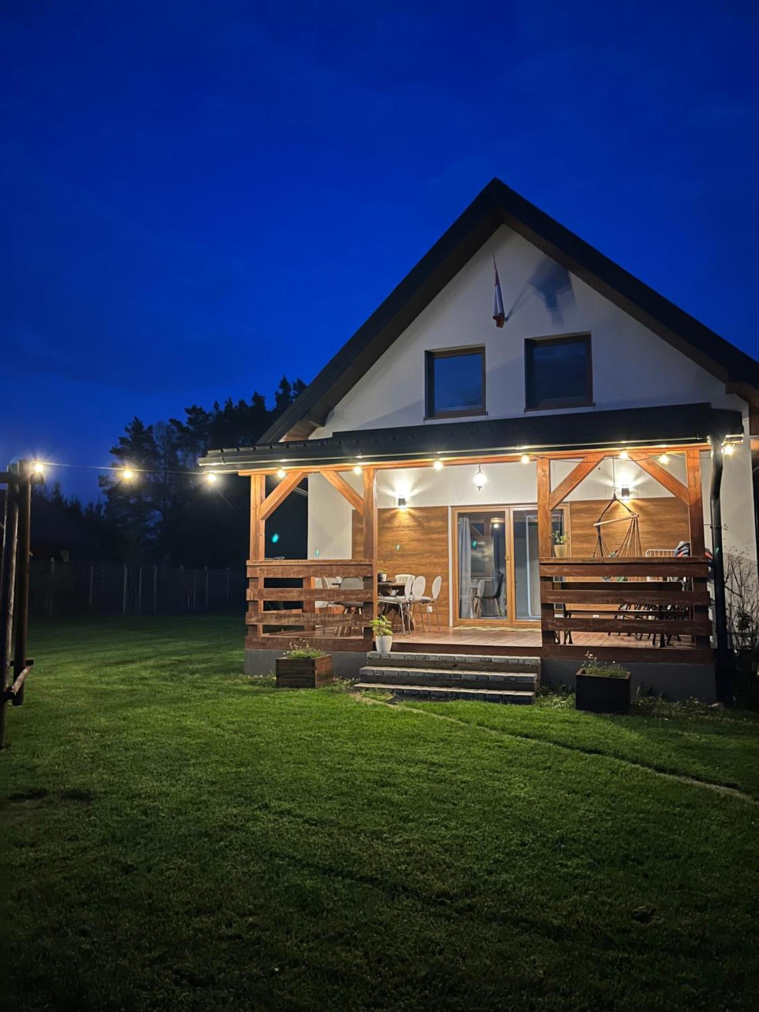 Domek Z Kominkiem Nad Jeziorem Z Jacuzzi Ogrodowym Sumowo  Extérieur photo